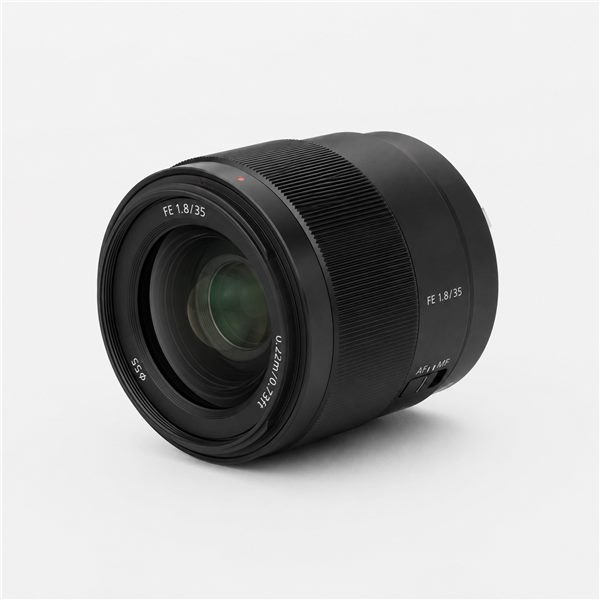 Sony FE 35mm f/1.8
